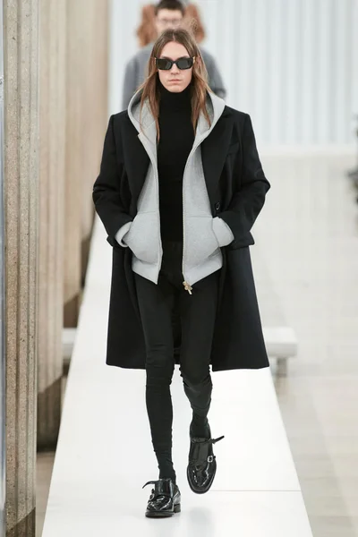 Look 17